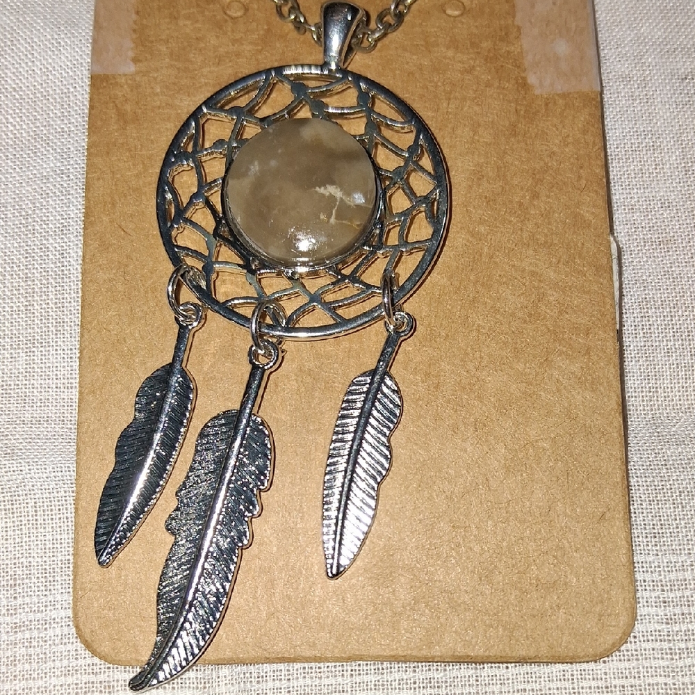 N004 Hand Made Nebraska River Rock  Dreamcatcher Necklace
